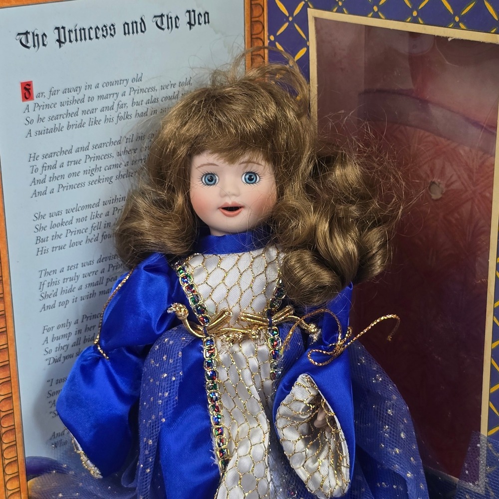 Knickerbocker Princess and the Pea Doll‎ Girls OS Blue Gold 1995 Limited Edition